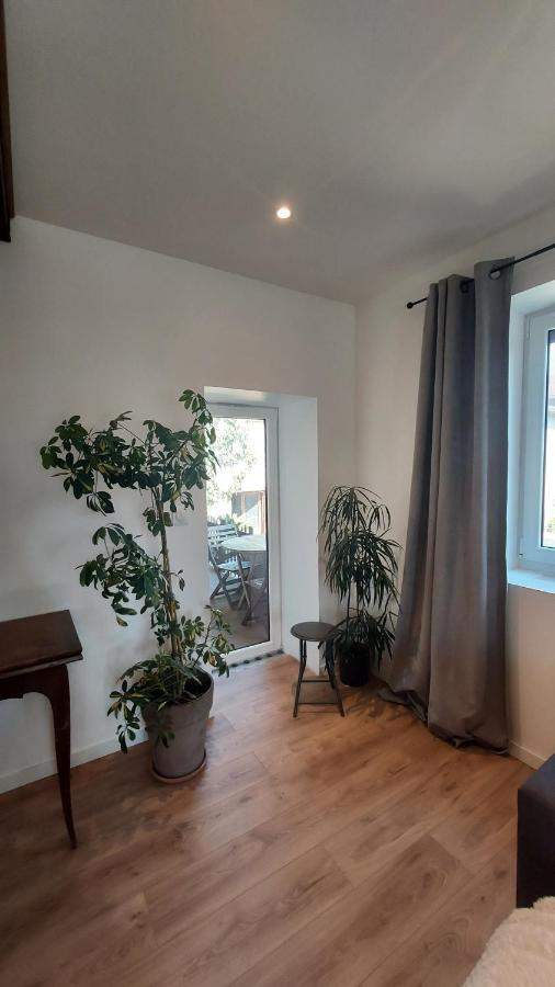 Suite A L'Oasis De Chamousset Brullioles Exterior photo